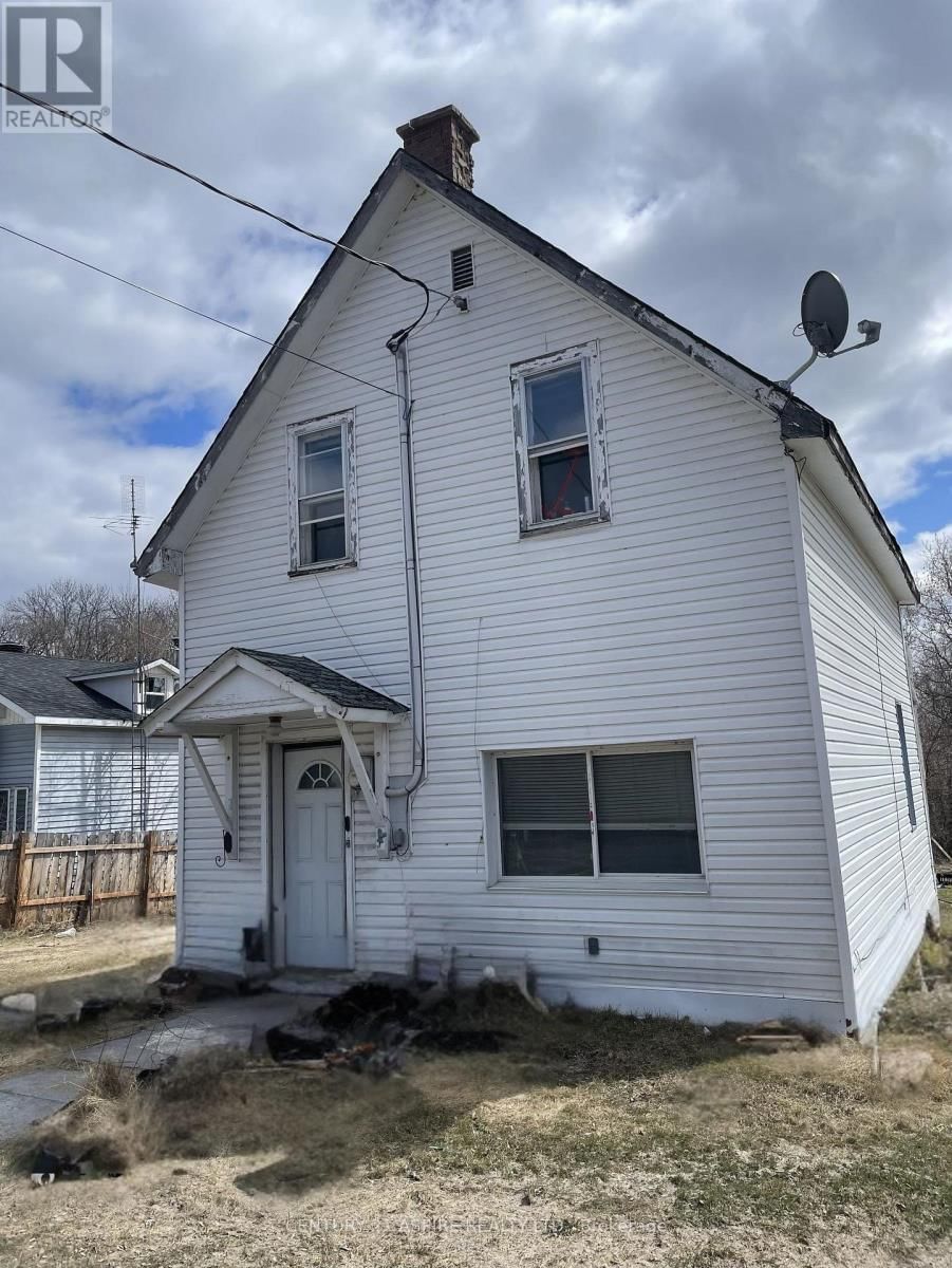 5121 60 HIGHWAY Image 1