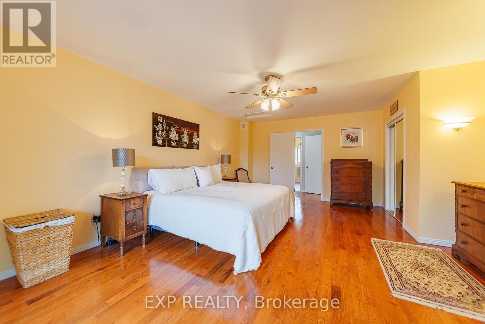 1592 APELDOORN AVENUE Image 20