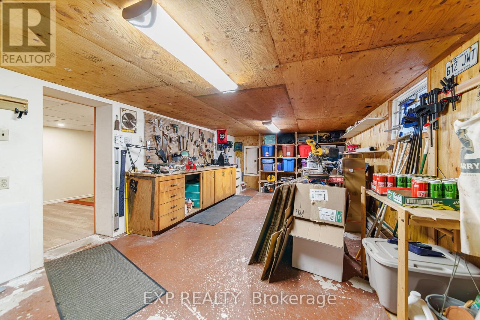 1592 APELDOORN AVENUE Image 30