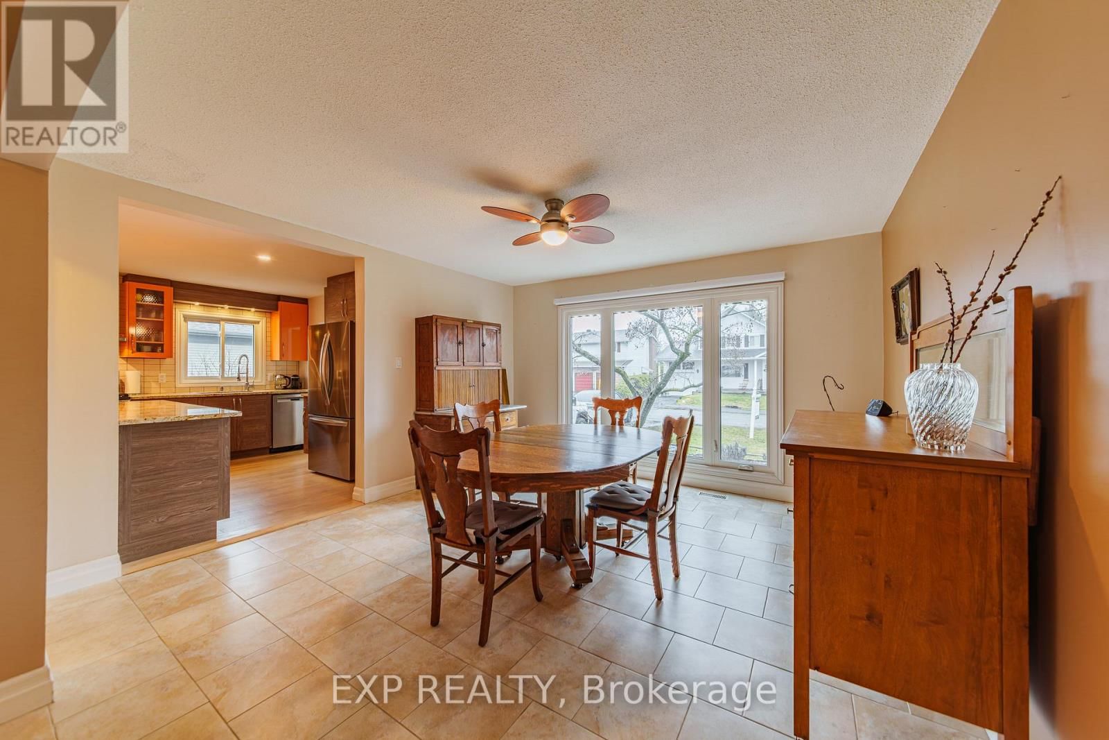 1592 APELDOORN AVENUE Image 7