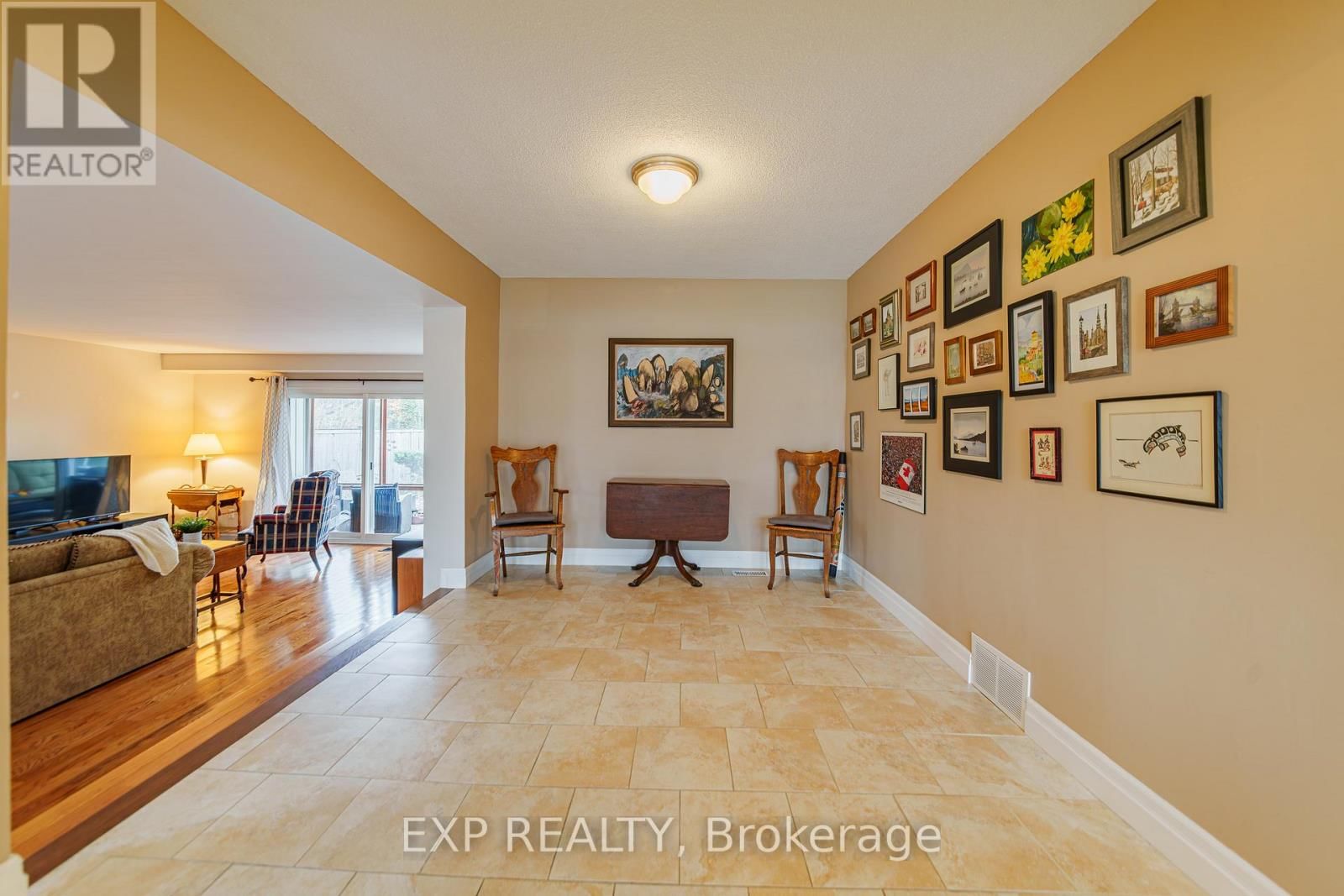 1592 APELDOORN AVENUE Image 8