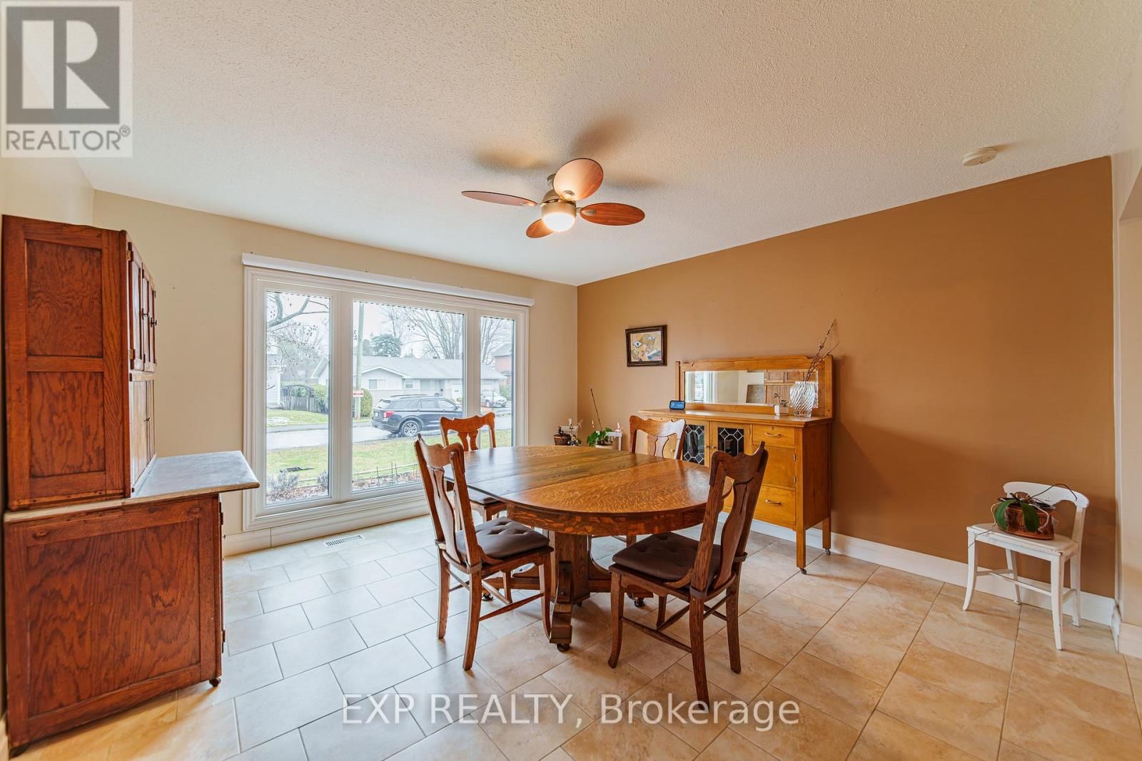 1592 APELDOORN AVENUE Image 9