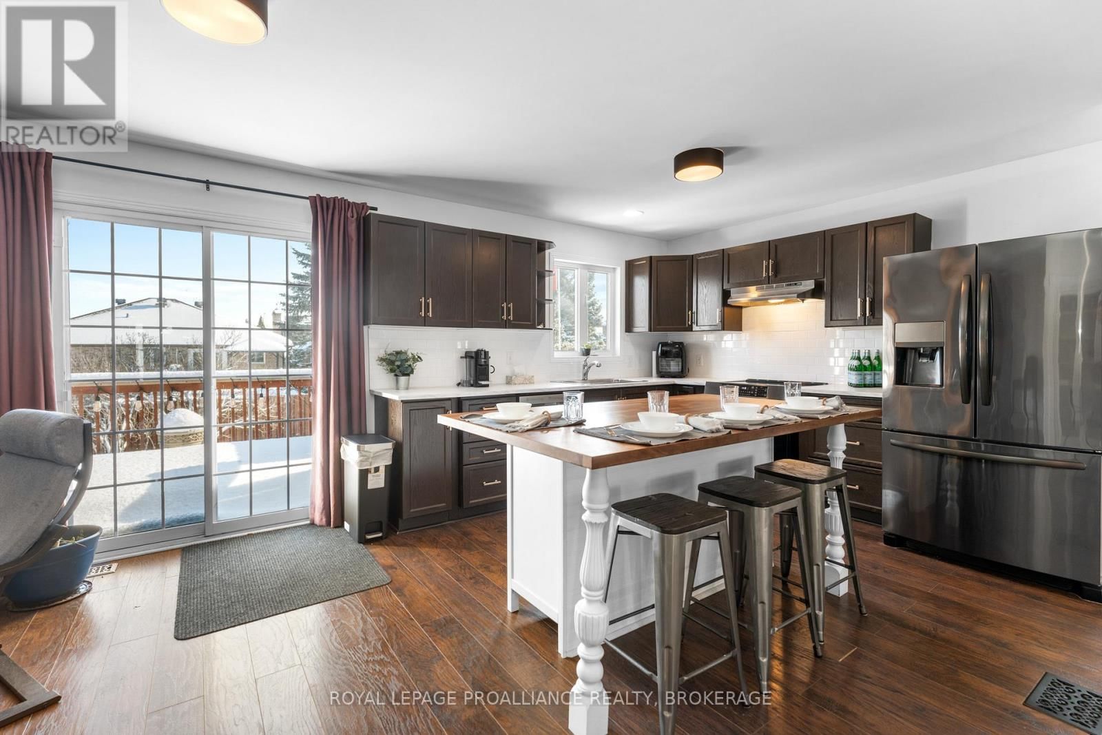 343 SUNRISE CRESCENT Image 10