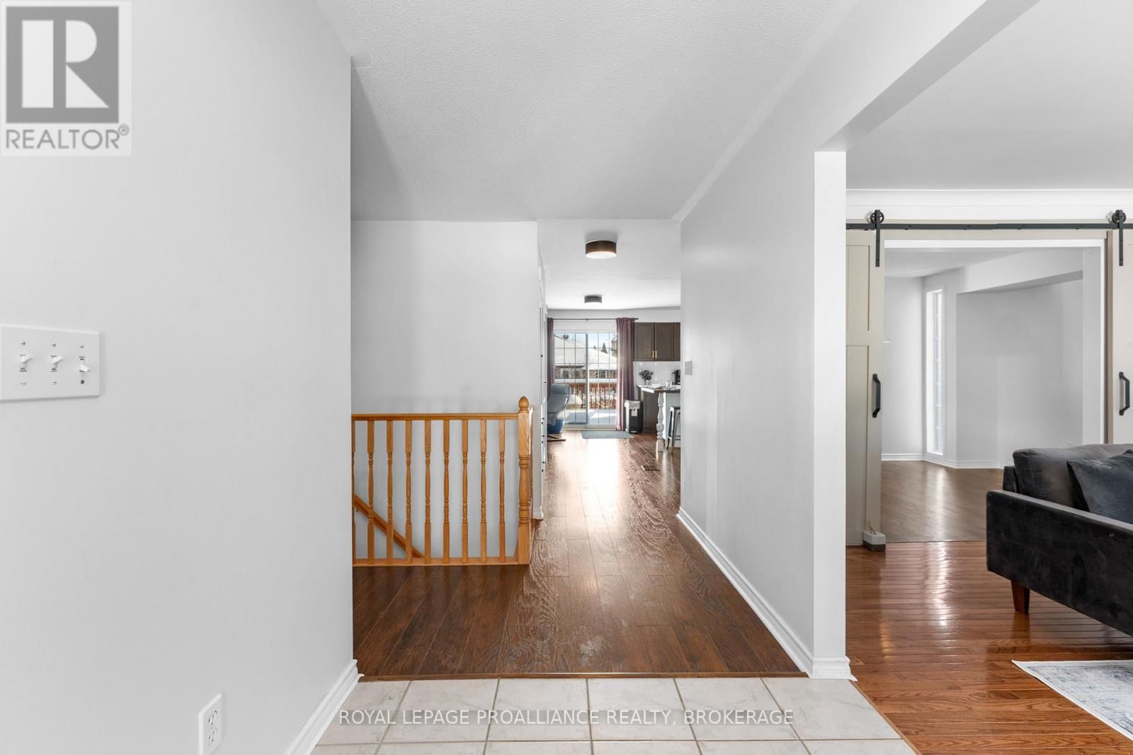 343 SUNRISE CRESCENT Image 2