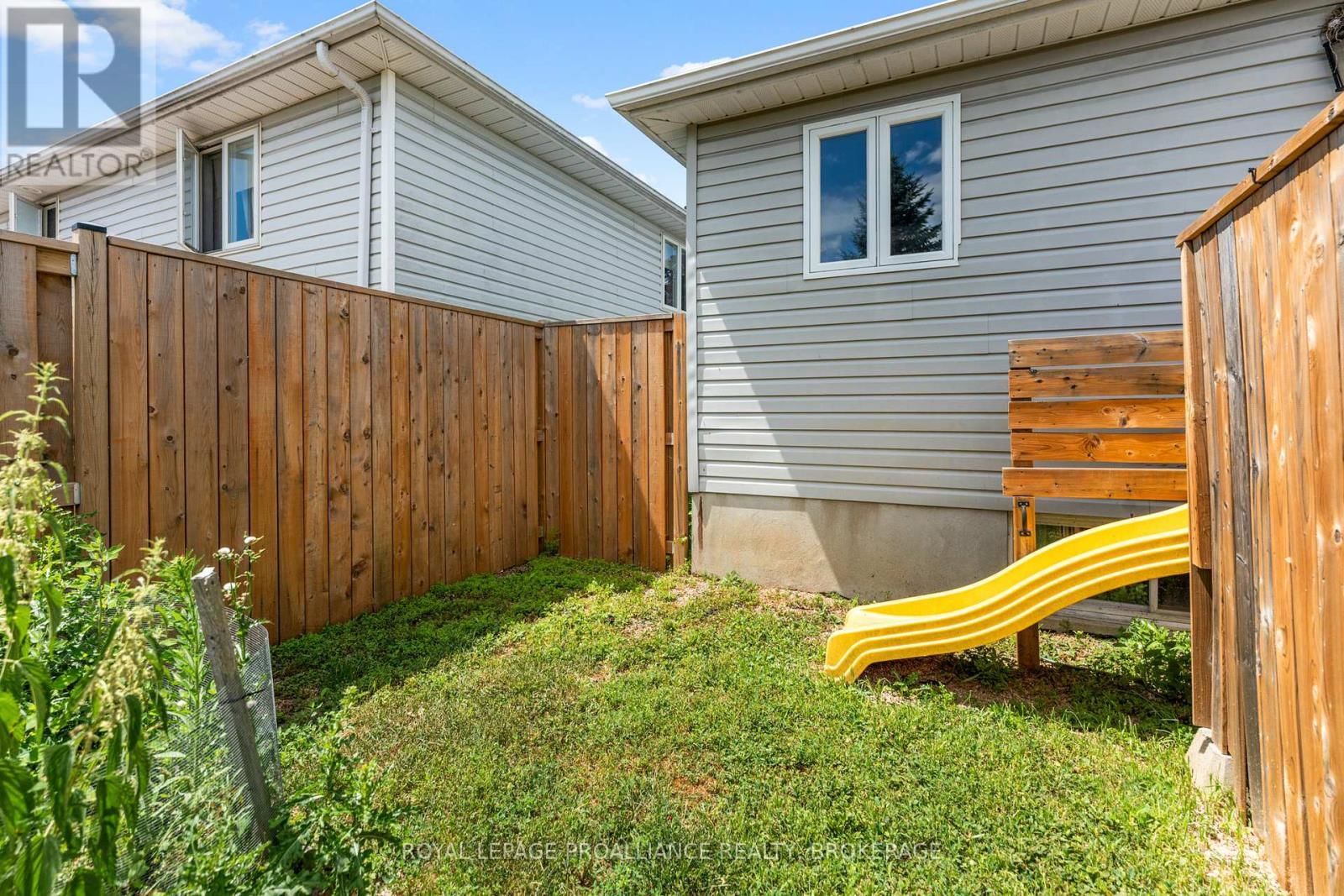 343 SUNRISE CRESCENT Image 36