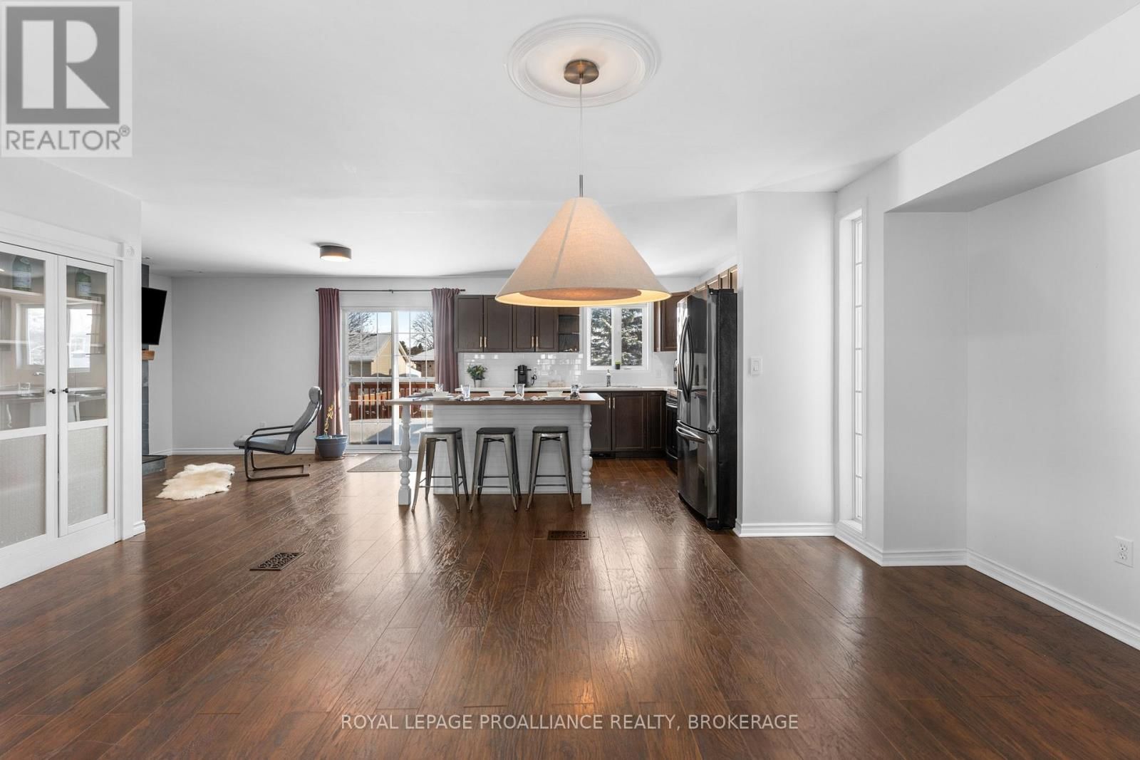 343 SUNRISE CRESCENT Image 8