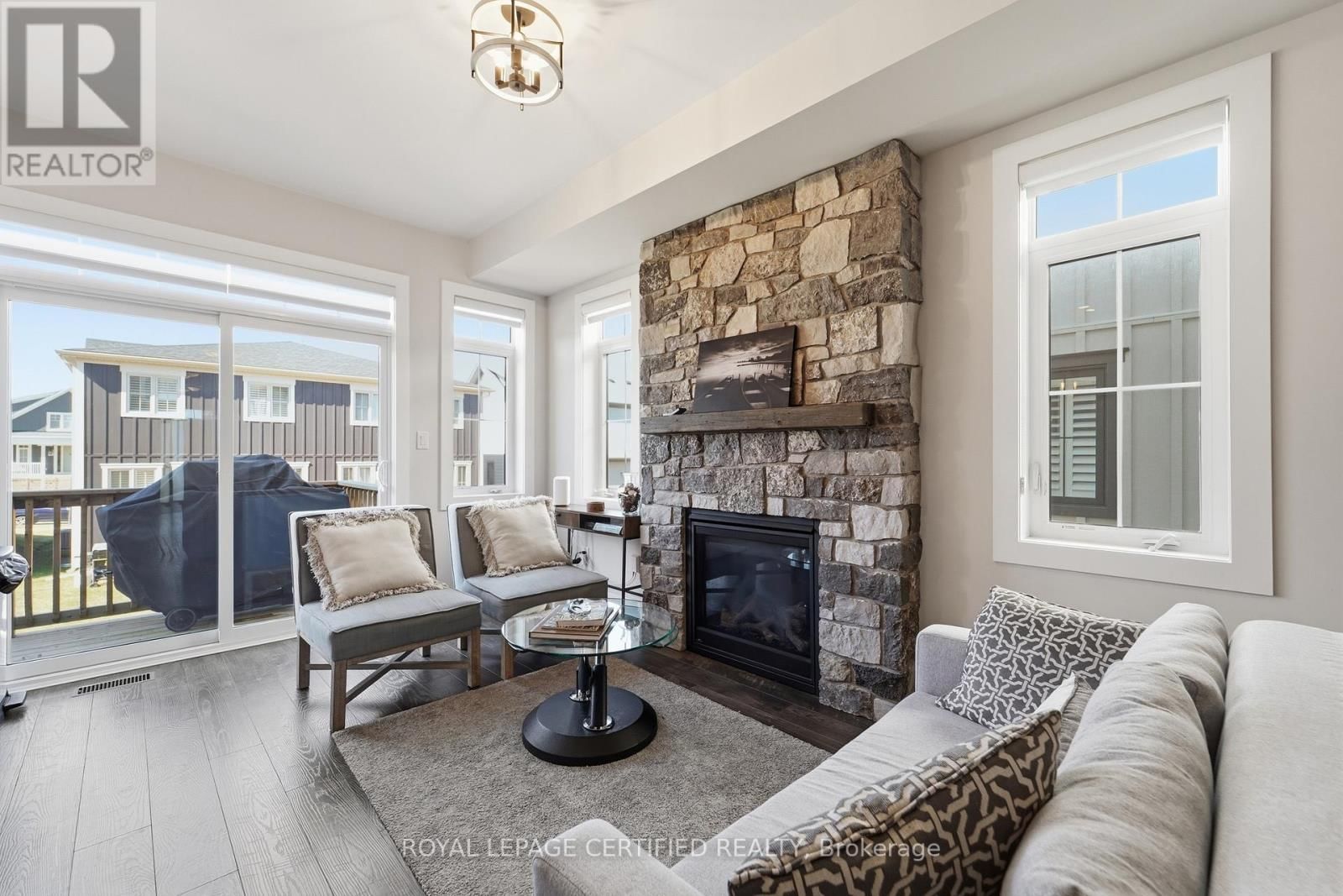 146 SYCAMORE STREET Image 10