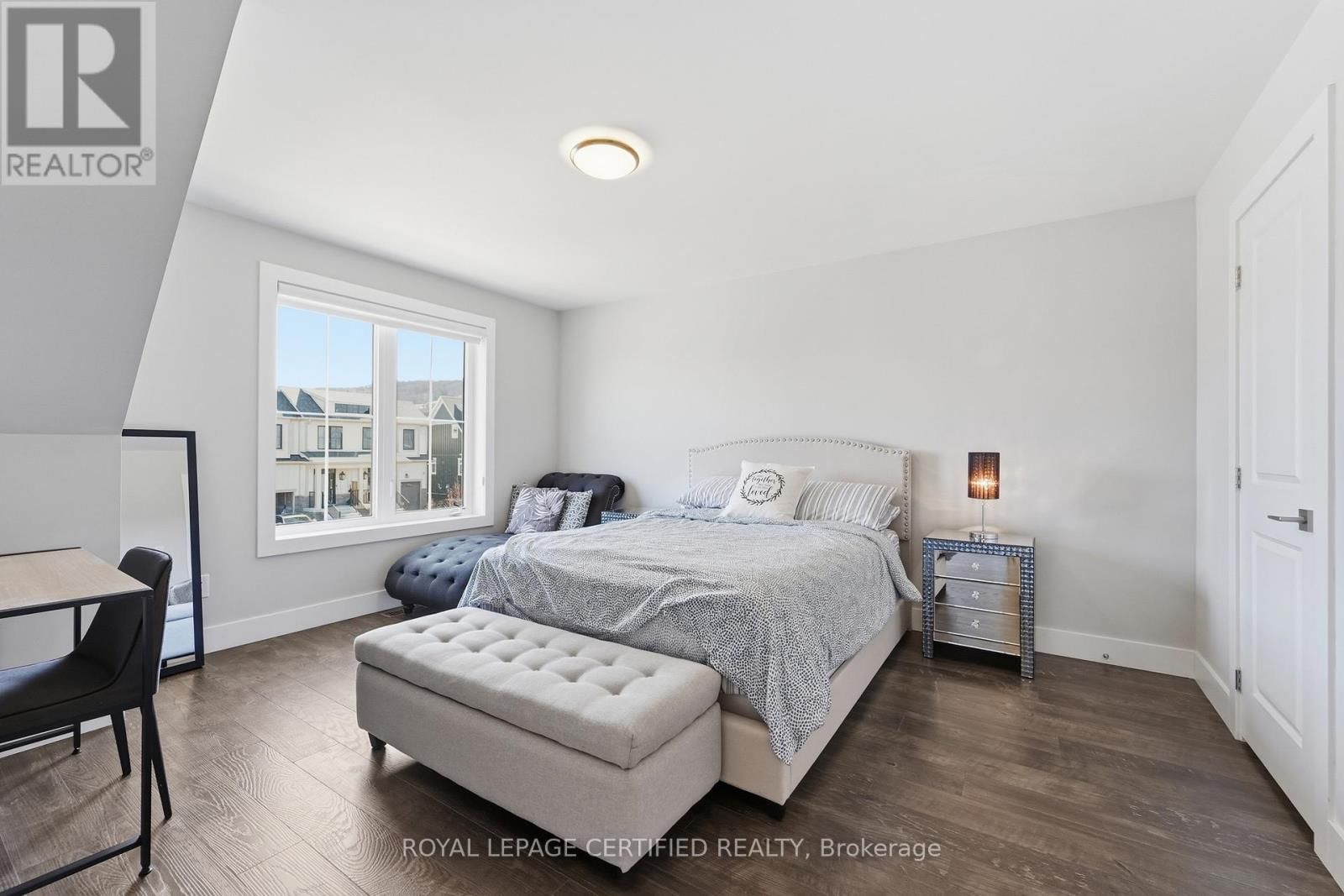 146 SYCAMORE STREET Image 11