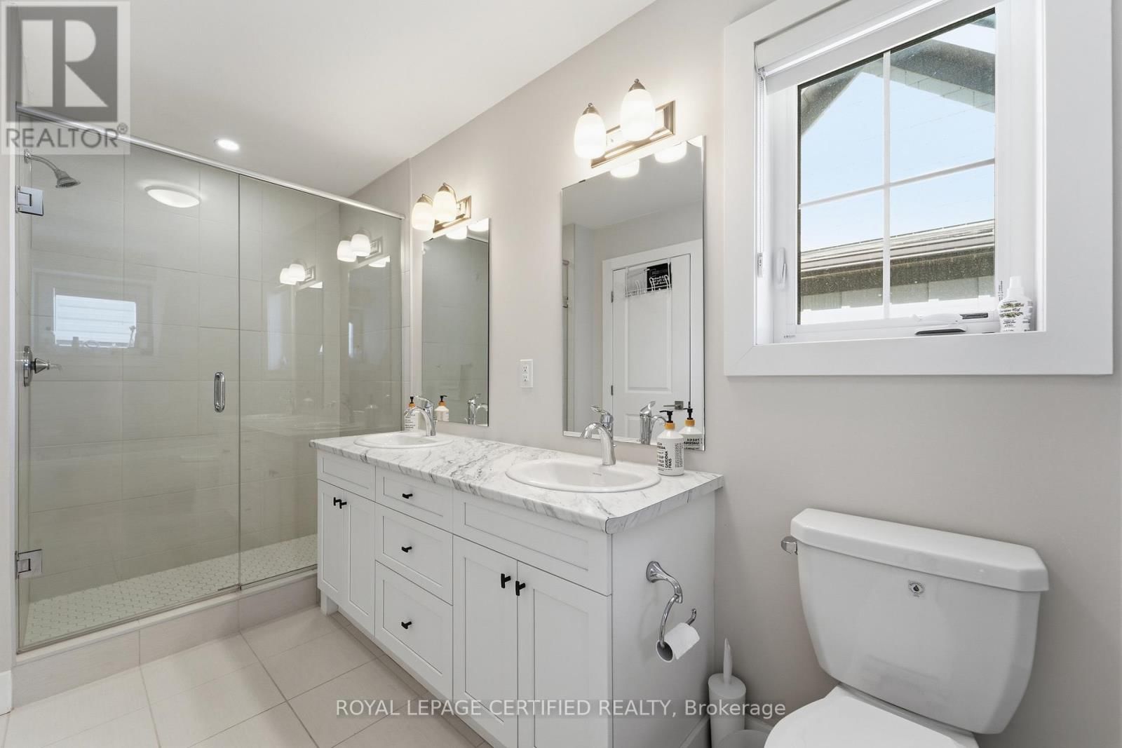 146 SYCAMORE STREET Image 13