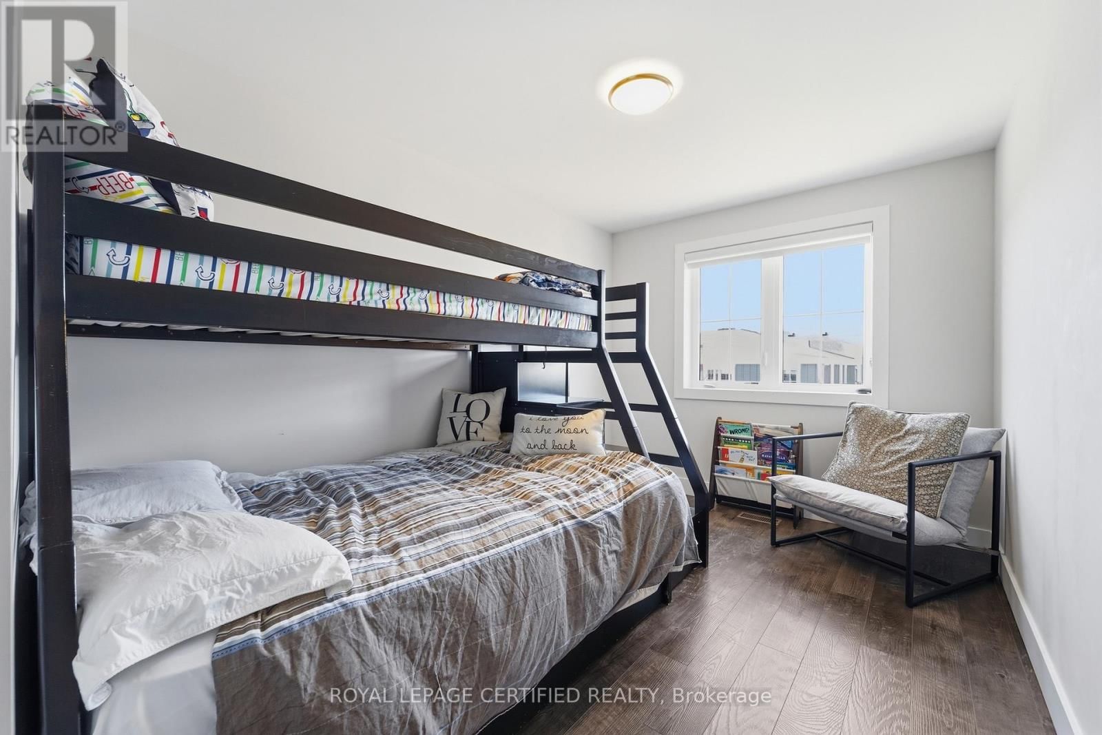 146 SYCAMORE STREET Image 15