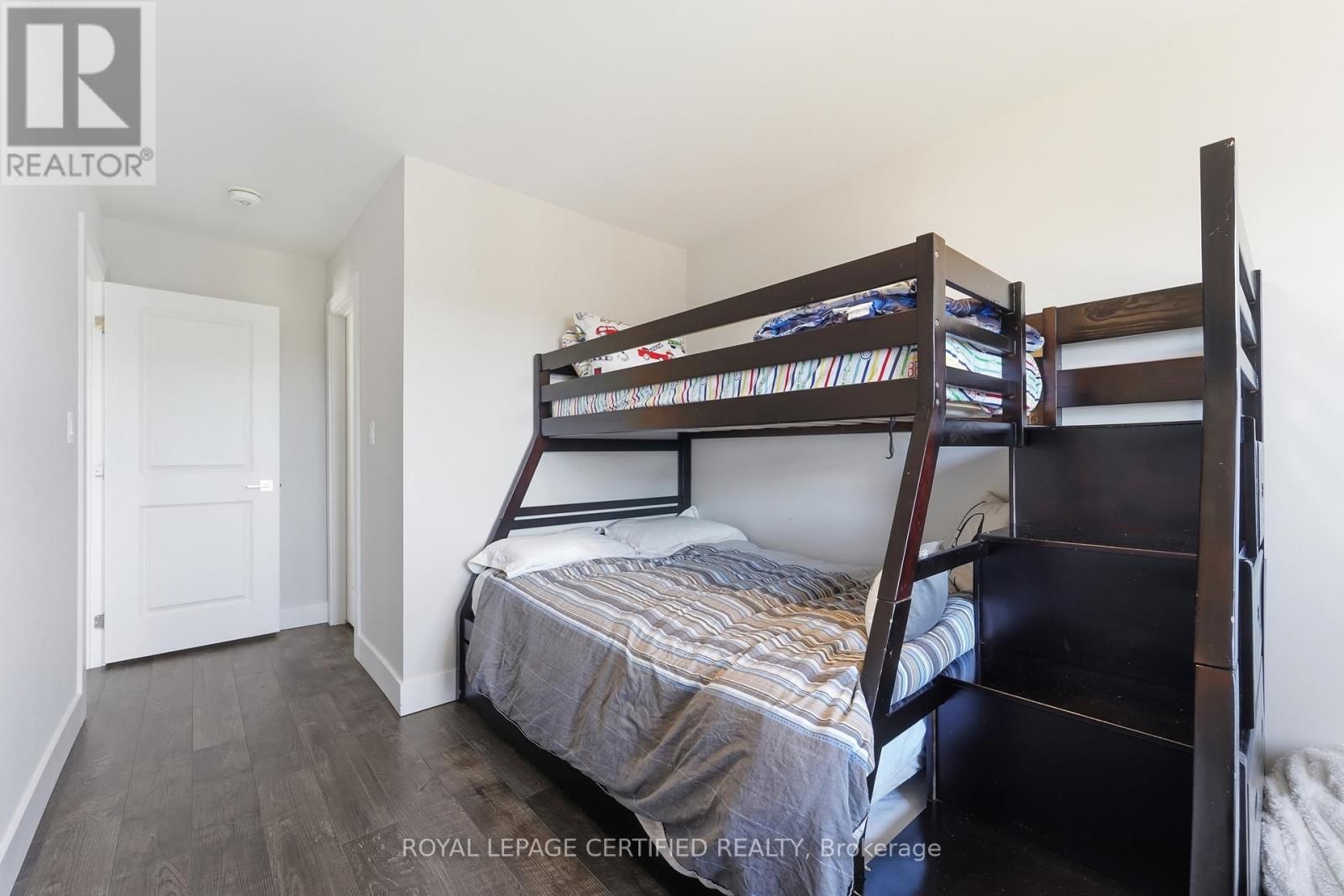 146 SYCAMORE STREET Image 16