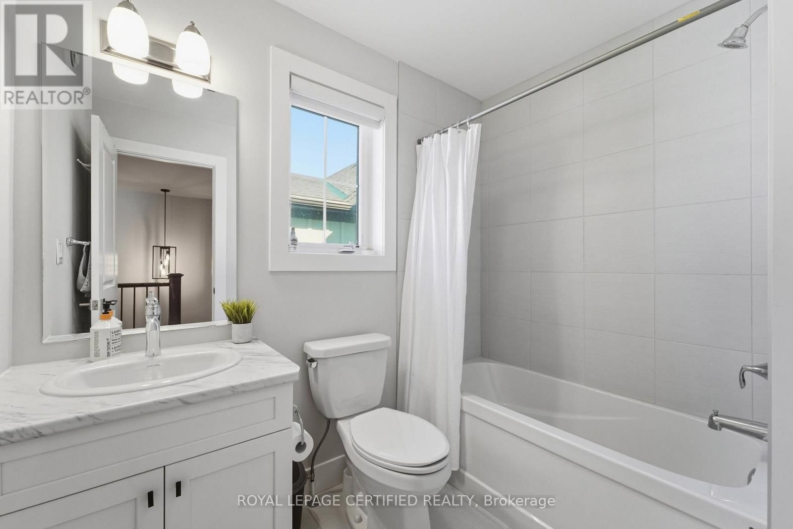 146 SYCAMORE STREET Image 17