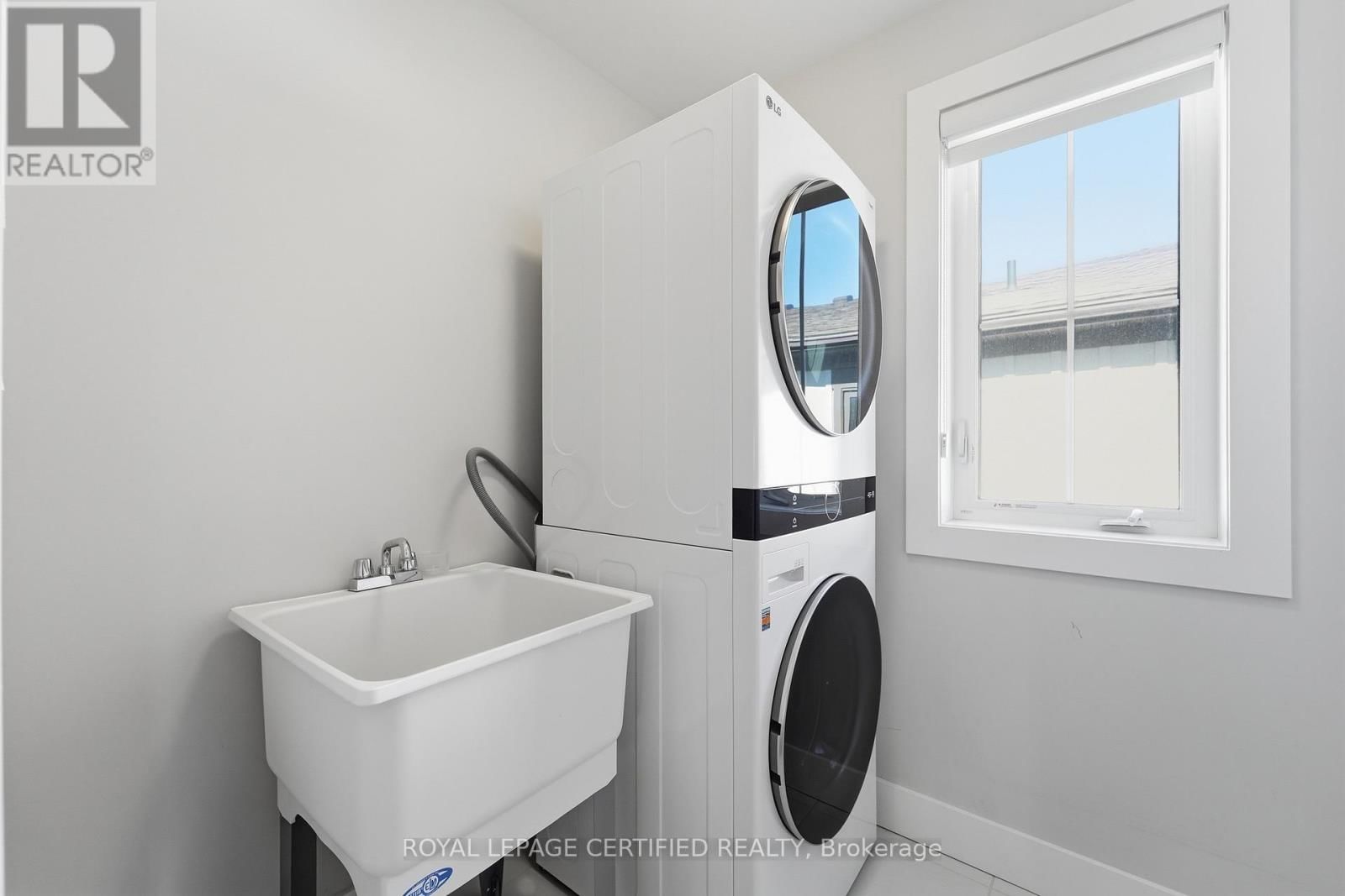 146 SYCAMORE STREET Image 18