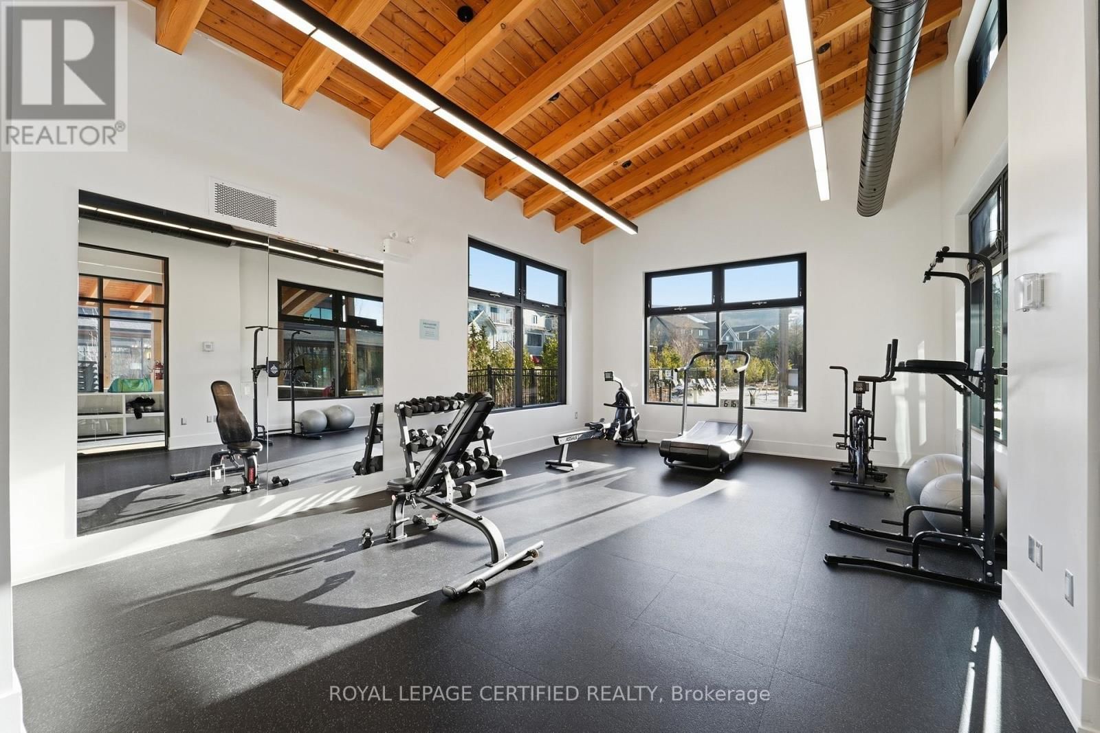 146 SYCAMORE STREET Image 33