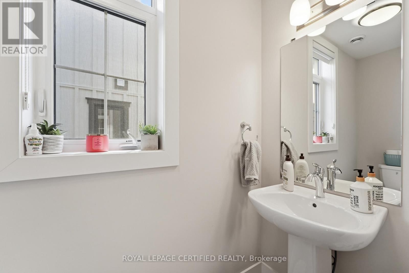 146 SYCAMORE STREET Image 4