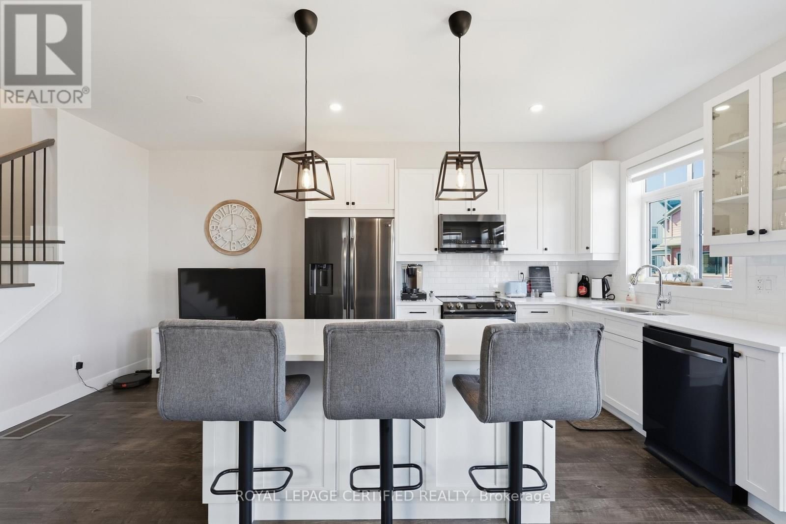 146 SYCAMORE STREET Image 7