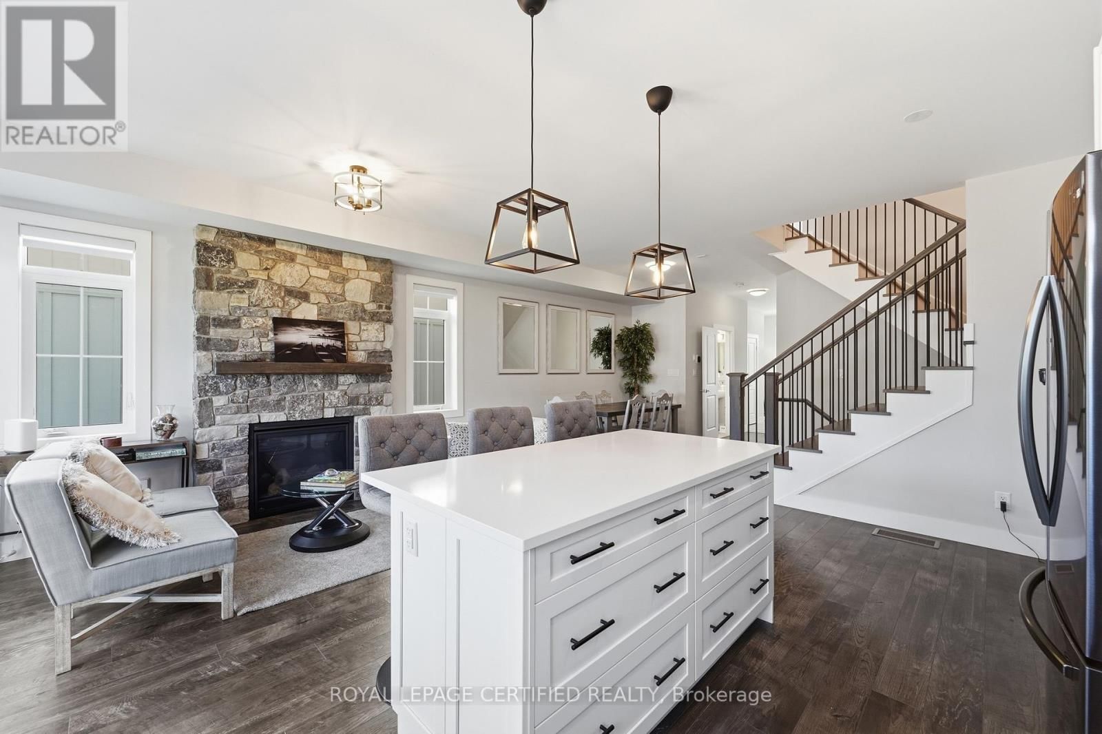 146 SYCAMORE STREET Image 9