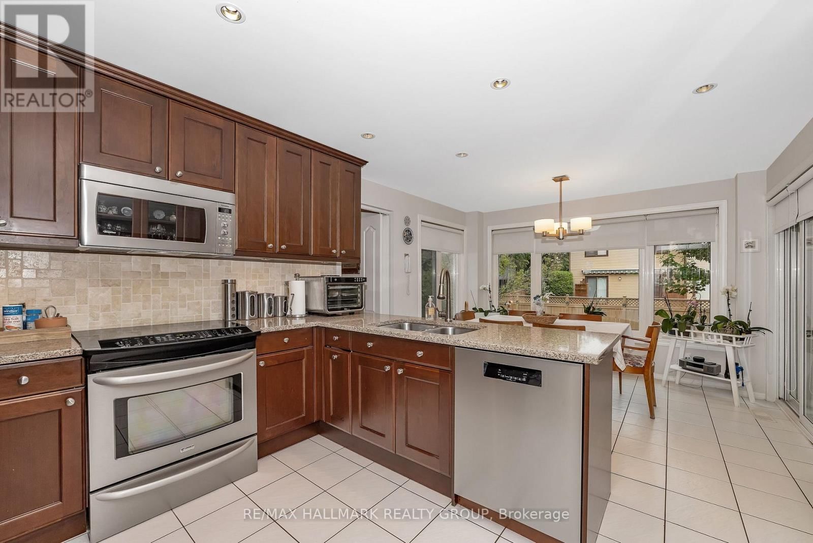 1850 THORNECREST STREET Image 13