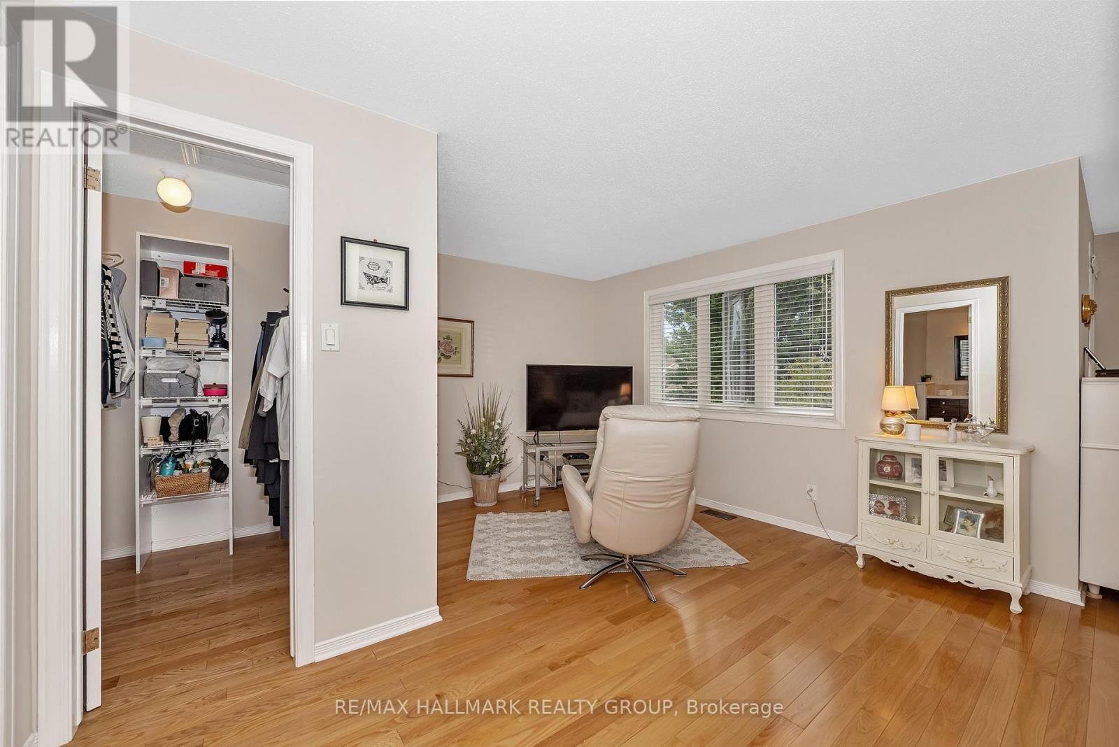 1850 THORNECREST STREET Image 25