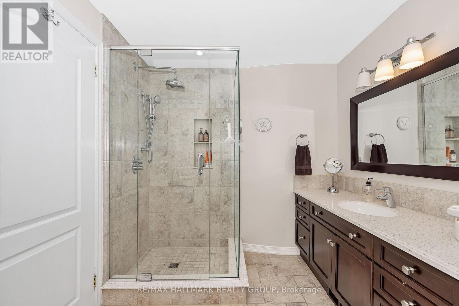 1850 THORNECREST STREET Image 27