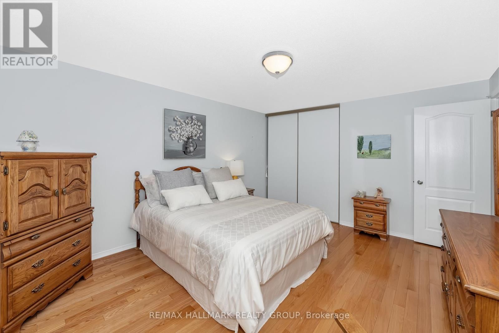 1850 THORNECREST STREET Image 29