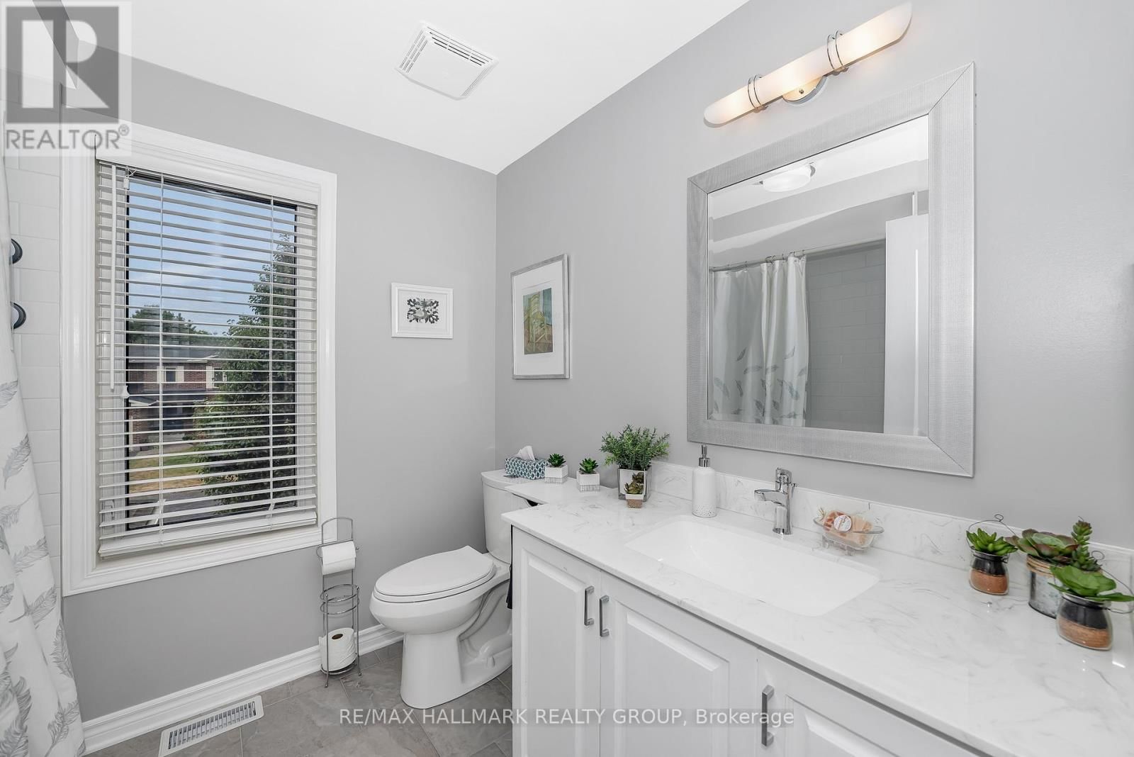 1850 THORNECREST STREET Image 33