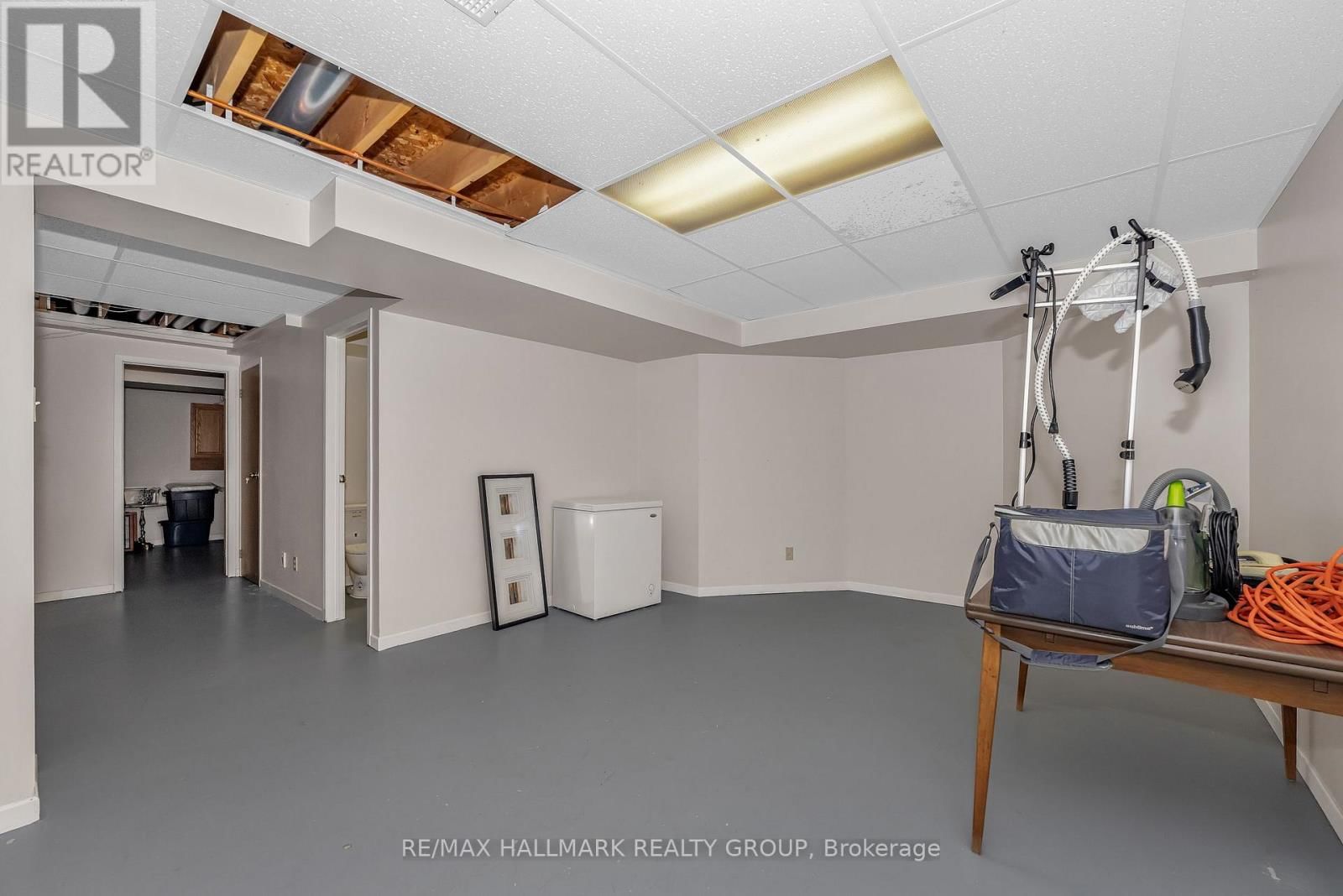 1850 THORNECREST STREET Image 36