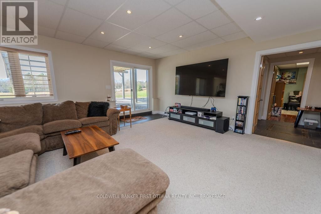 4987 BEDFORD ROAD Image 24