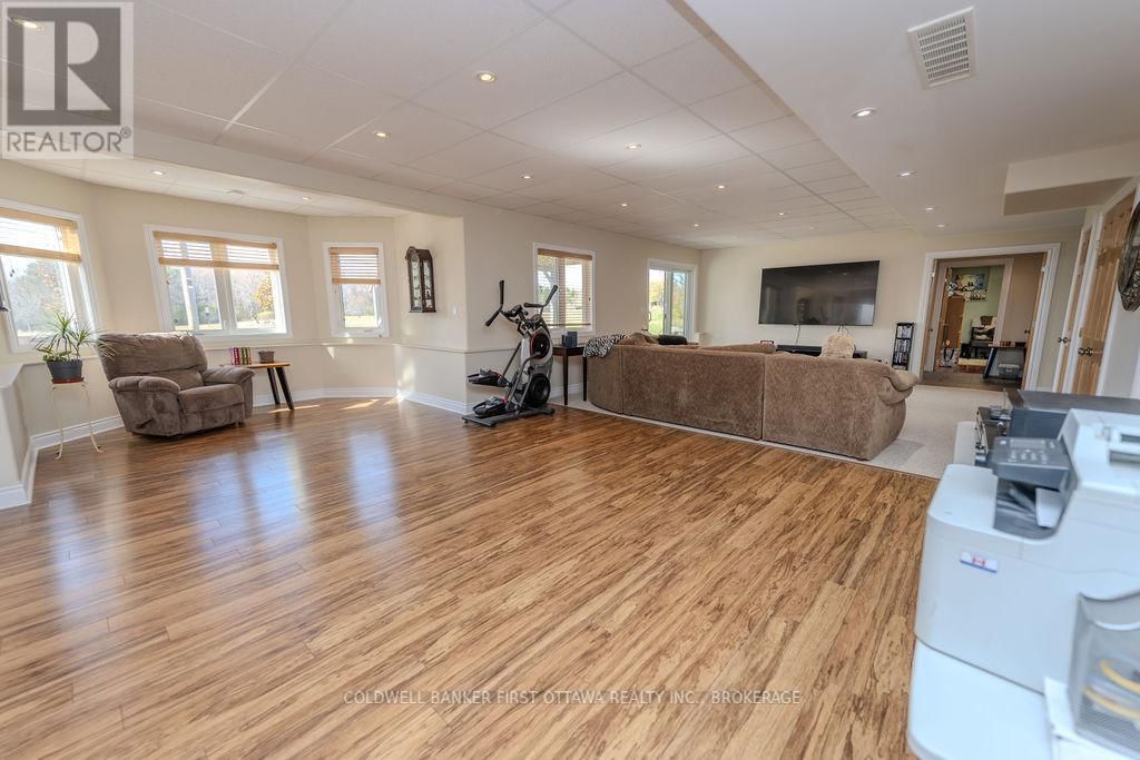 4987 BEDFORD ROAD Image 25