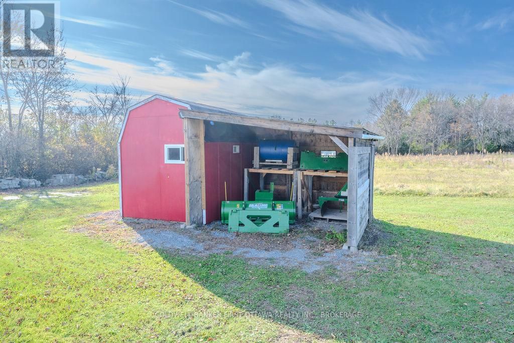 4987 BEDFORD ROAD Image 44