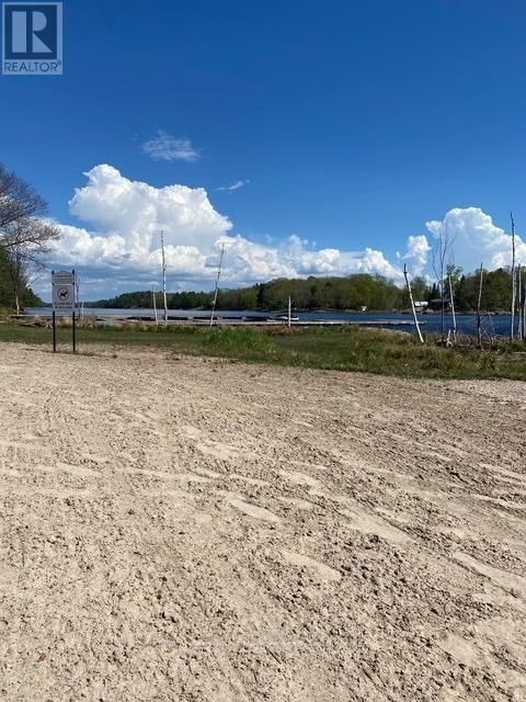 1851 INVERLOCHY ROAD Image 9