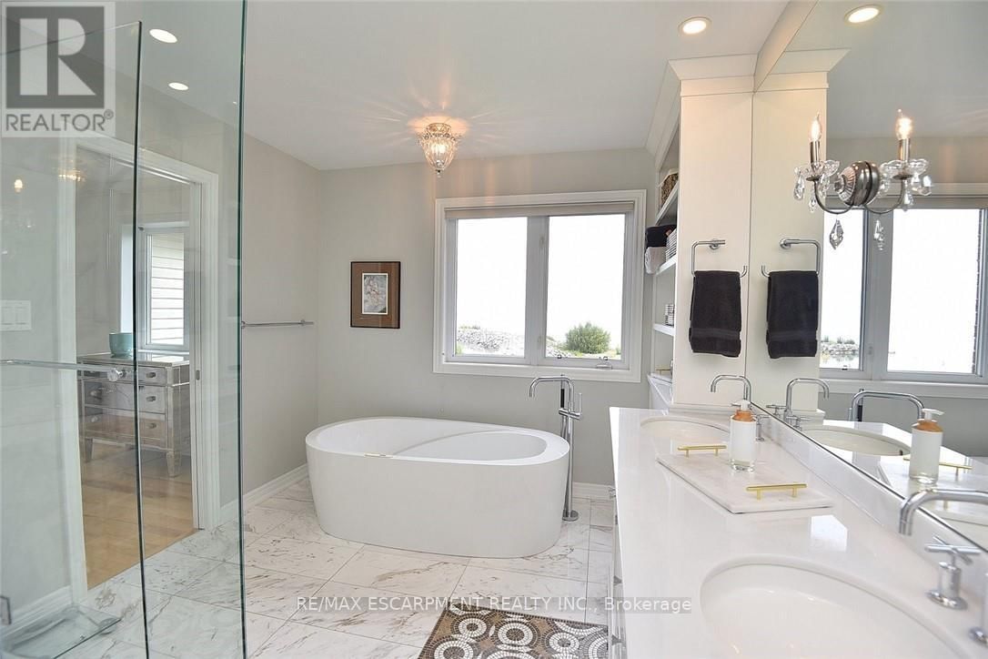 5 - 97 SUNVALE PLACE Image 18