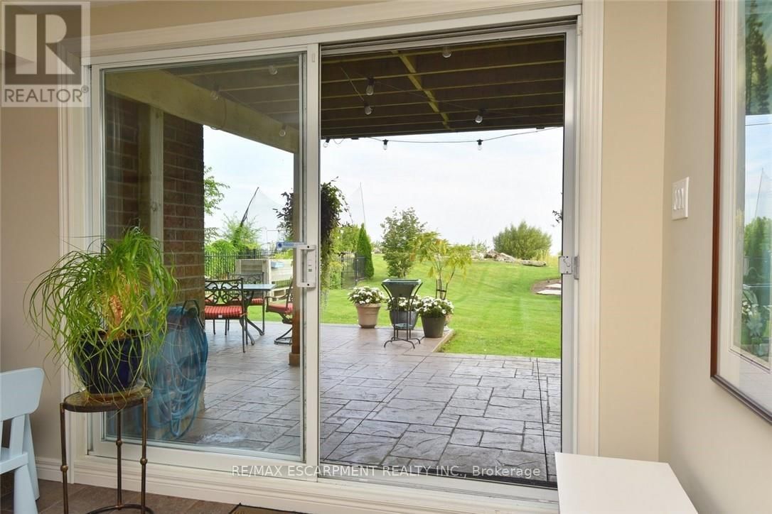 5 - 97 SUNVALE PLACE Image 24