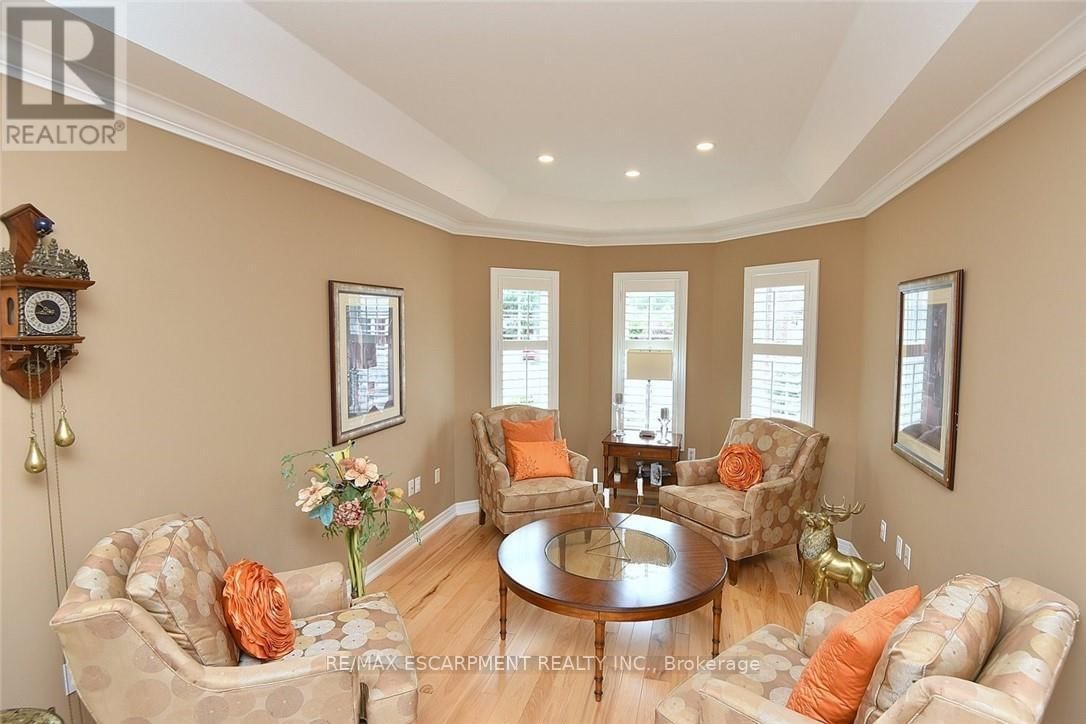 5 - 97 SUNVALE PLACE Image 3