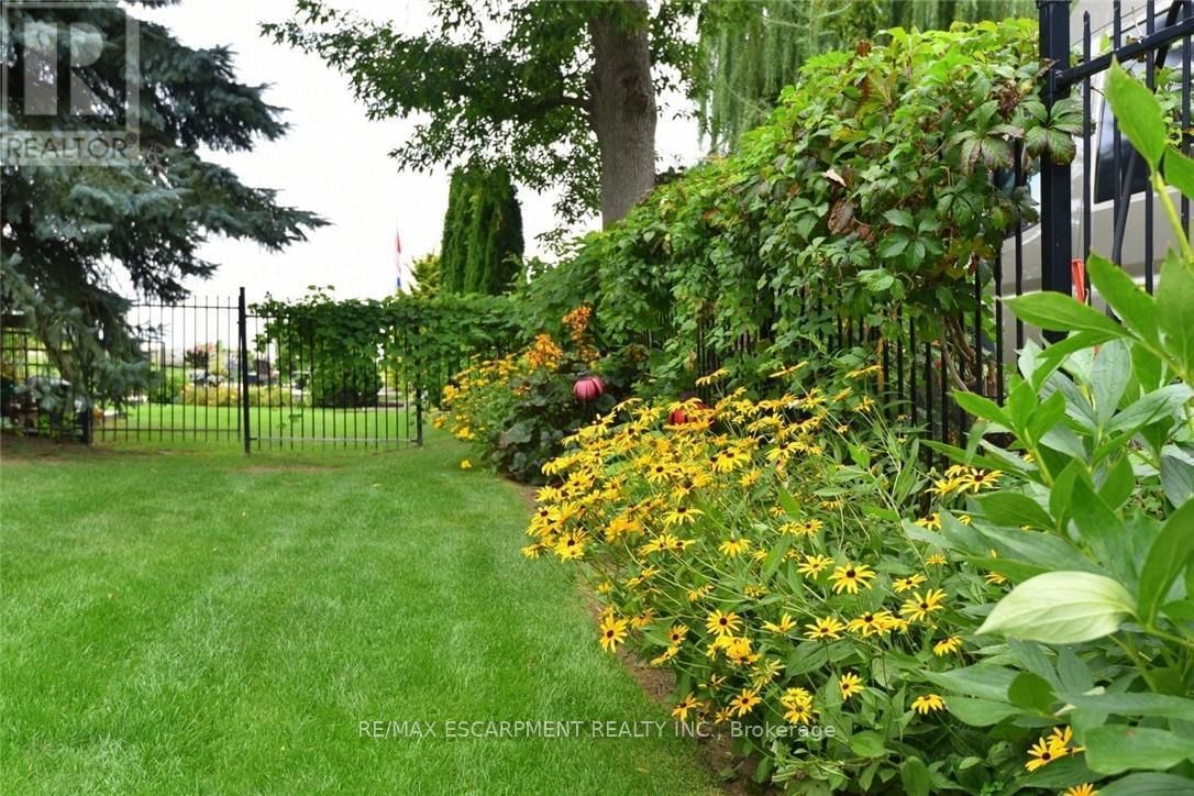 5 - 97 SUNVALE PLACE Image 32