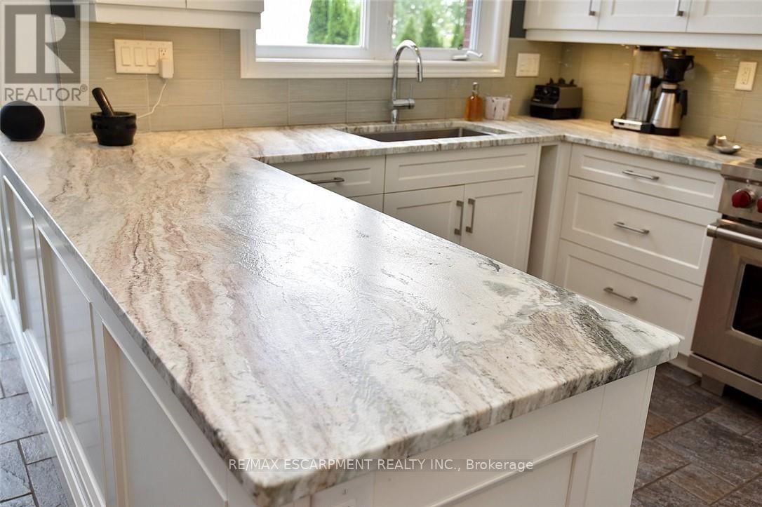 5 - 97 SUNVALE PLACE Image 6