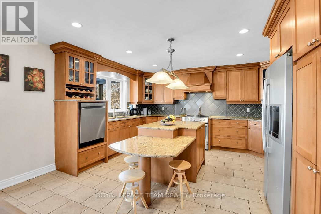 6637 STANMORE STREET Image 11