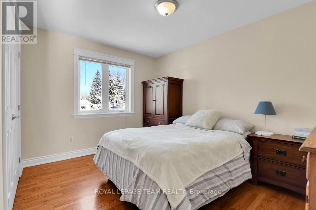 6637 STANMORE STREET Image 20