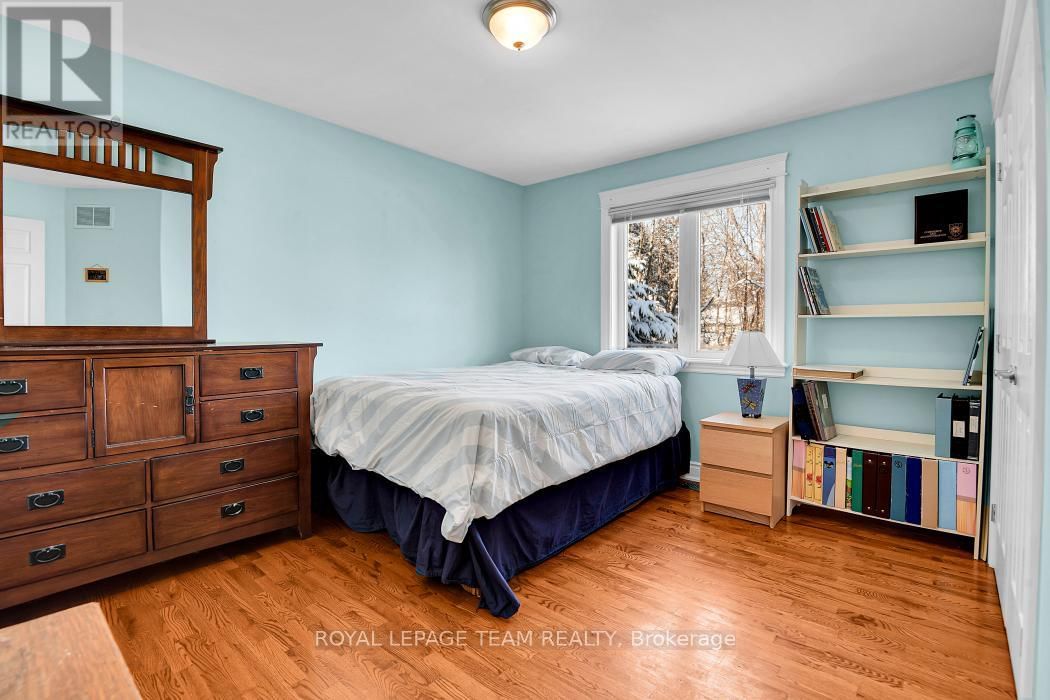 6637 STANMORE STREET Image 21