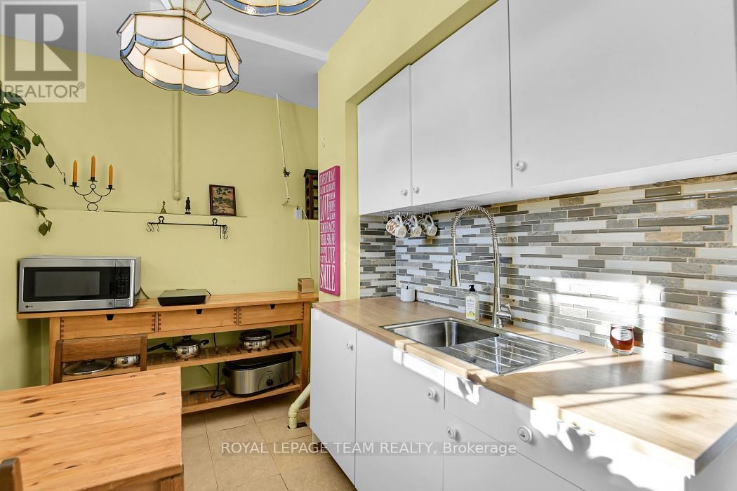 6637 STANMORE STREET Image 27