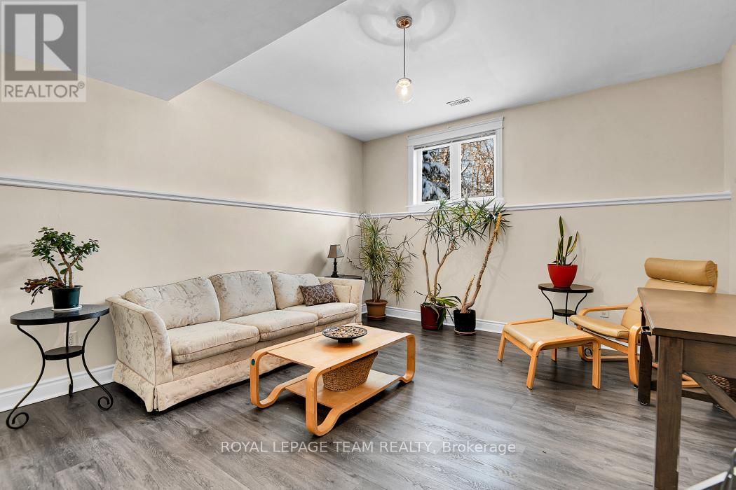 6637 STANMORE STREET Image 28