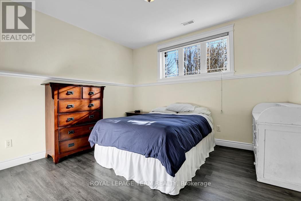 6637 STANMORE STREET Image 30