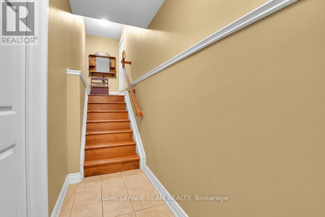 6637 STANMORE STREET Image 31