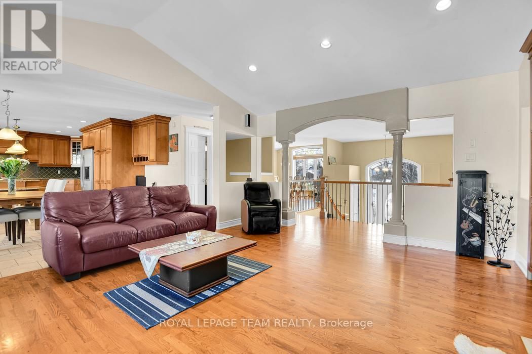 6637 STANMORE STREET Image 7