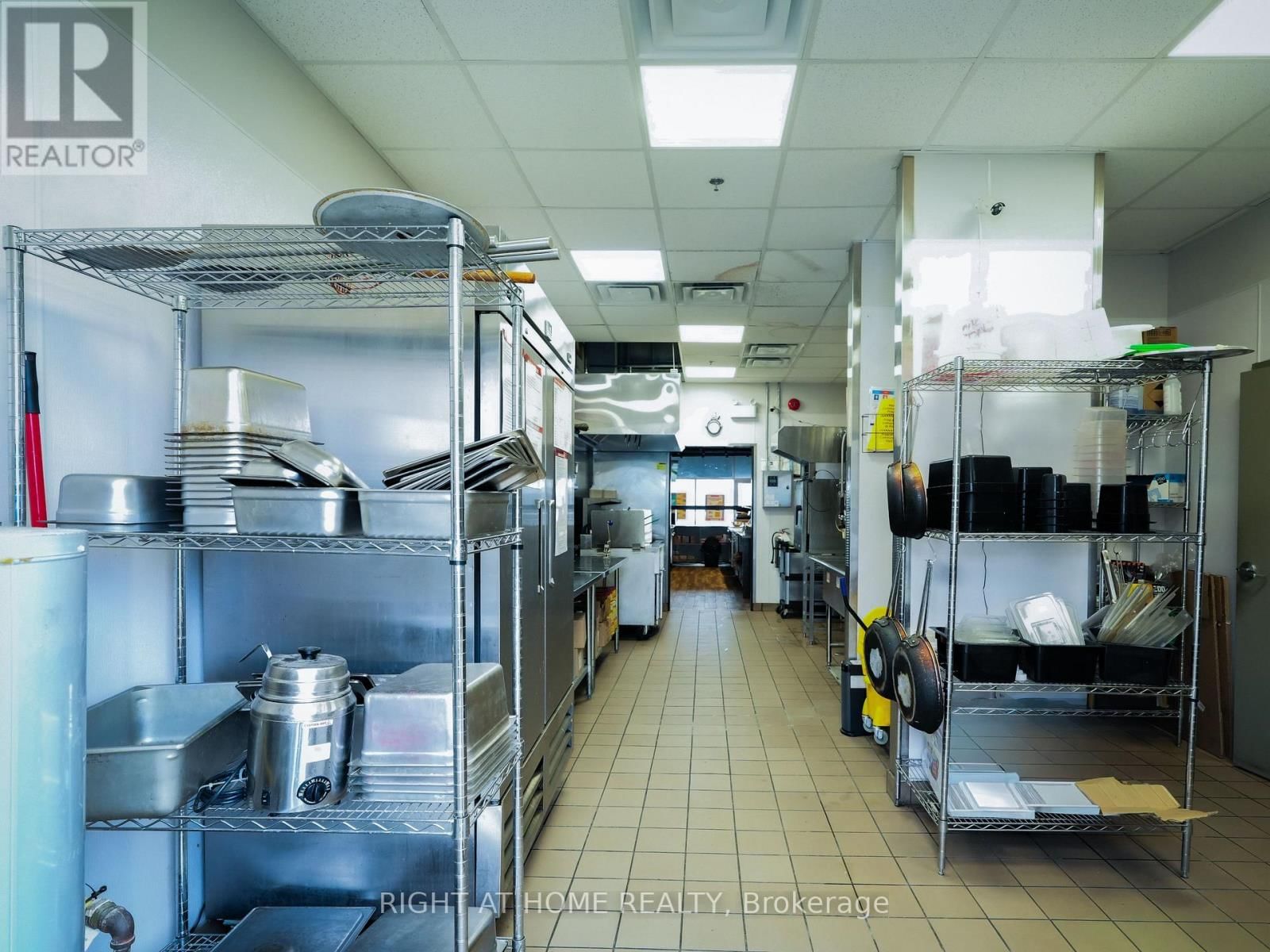 E11A - 2020 LANTHIER DRIVE Image 15