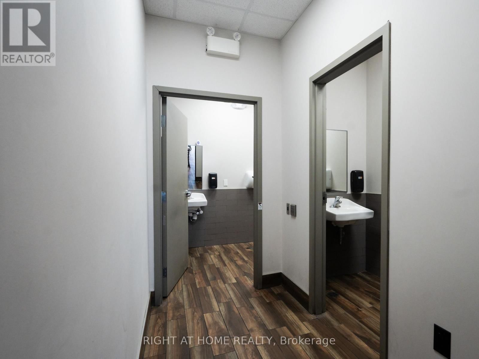 E11A - 2020 LANTHIER DRIVE Image 17