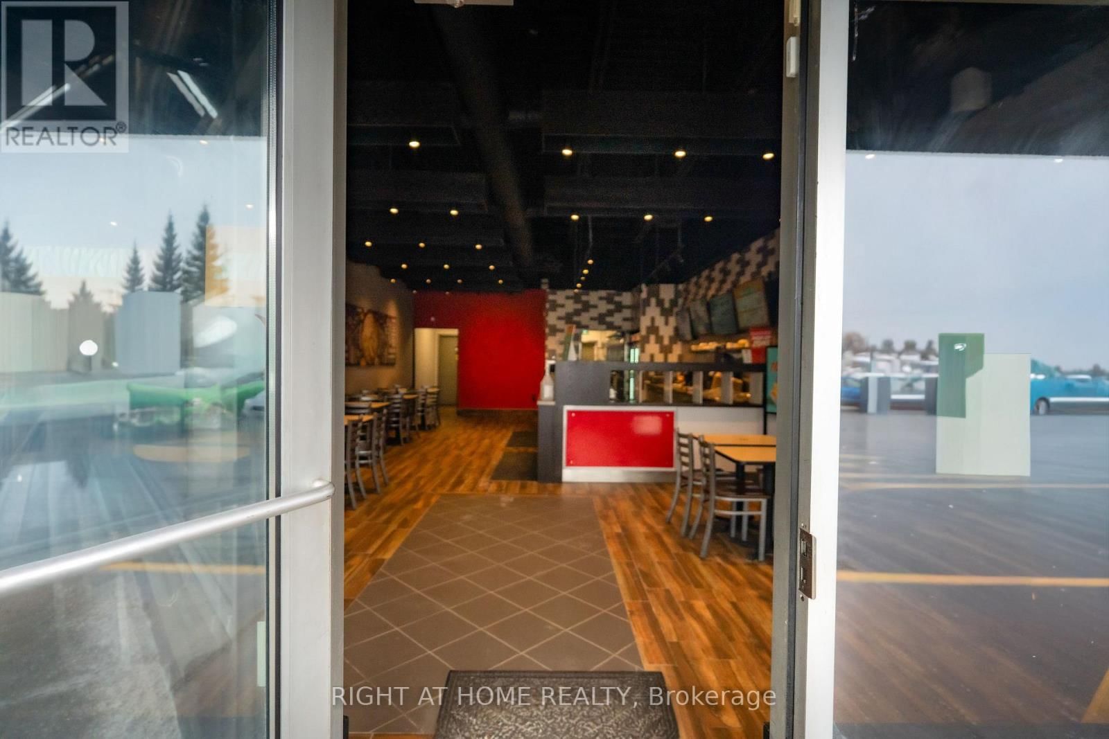 E11A - 2020 LANTHIER DRIVE Image 3