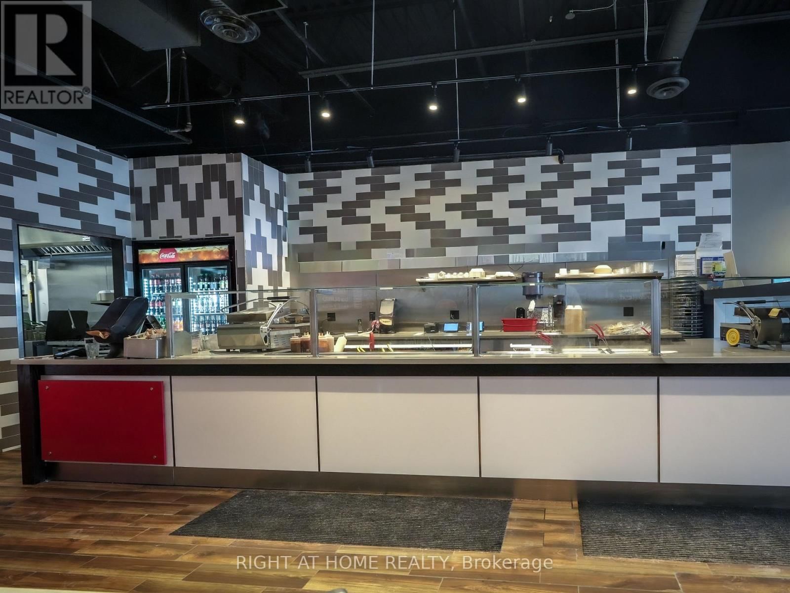 E11A - 2020 LANTHIER DRIVE Image 7