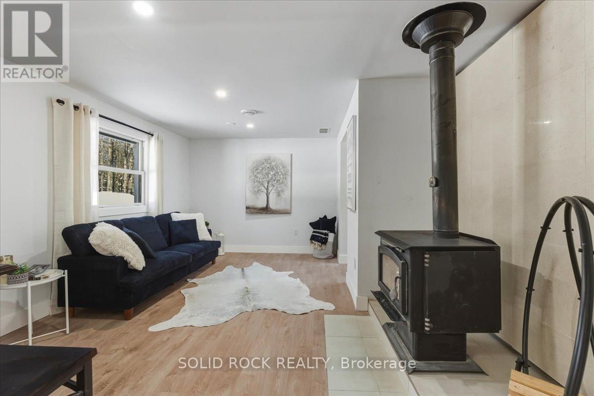 1802 CENTRE LINE ROAD Image 11