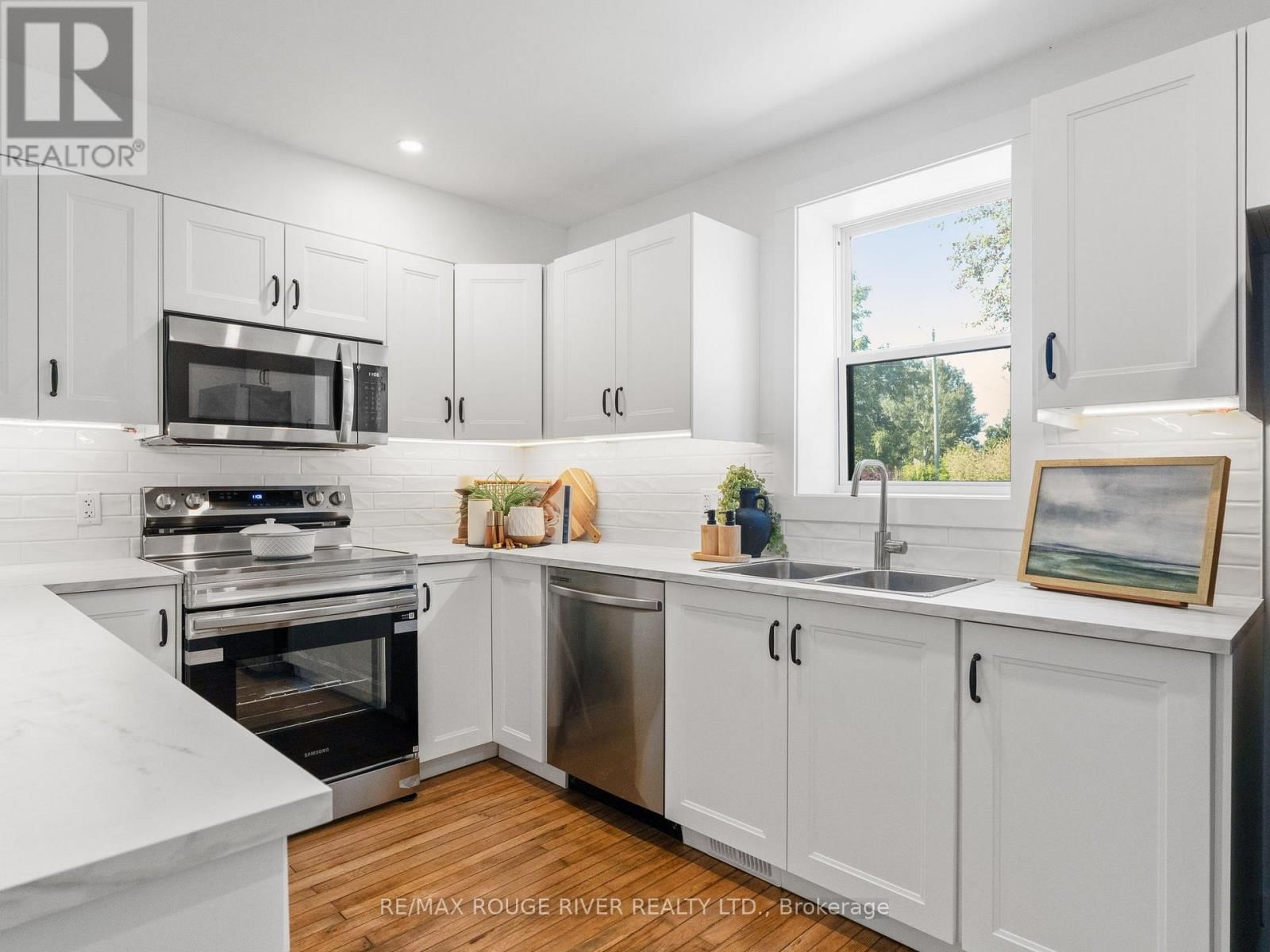 120 SPRING STREET Image 8